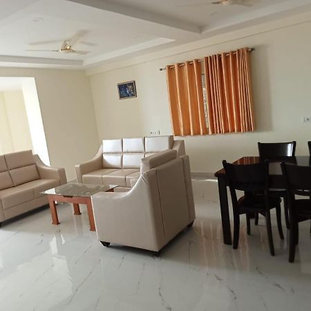 Sathya Sai Sankalp Hotel Путапарти Екстериор снимка