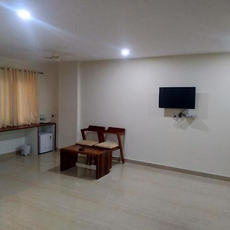 Sathya Sai Sankalp Hotel Путапарти Екстериор снимка