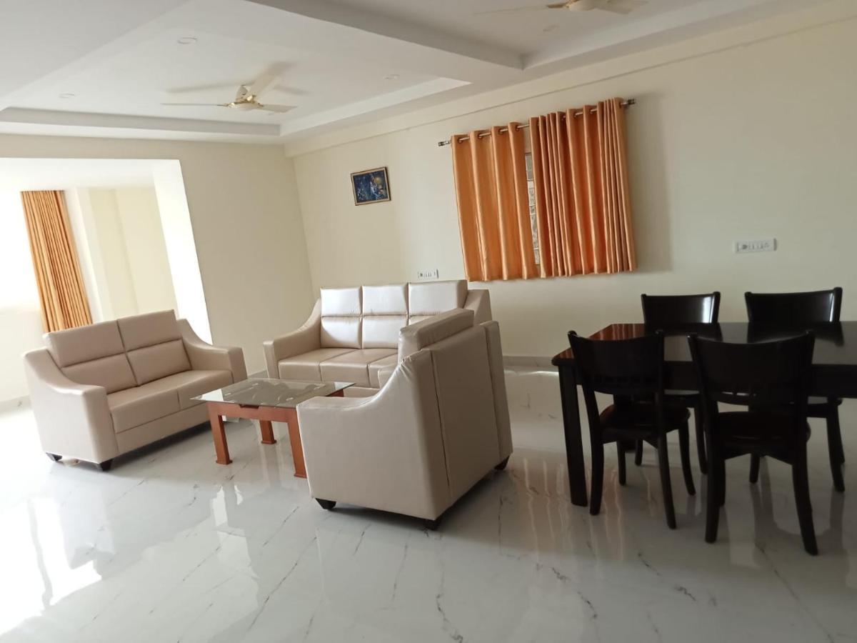 Sathya Sai Sankalp Hotel Путапарти Екстериор снимка