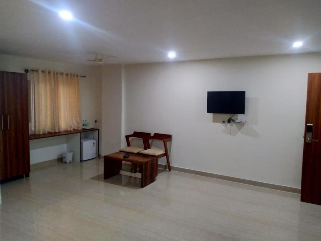 Sathya Sai Sankalp Hotel Путапарти Екстериор снимка